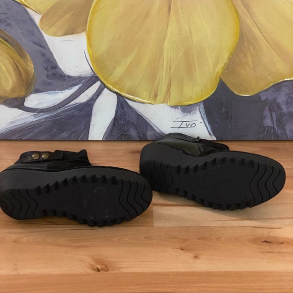 FLY London Ankle ColorBlock Yavo Boots. Black EU 38W ( 7- 7.5 W). - Picture 5 of 13